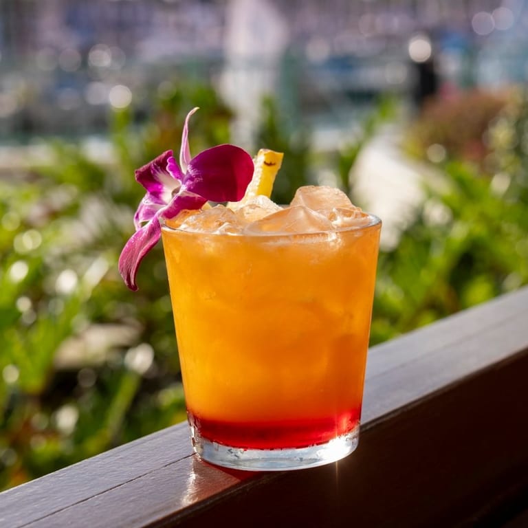 Unwind Daily With Waikiki Happy Hour
